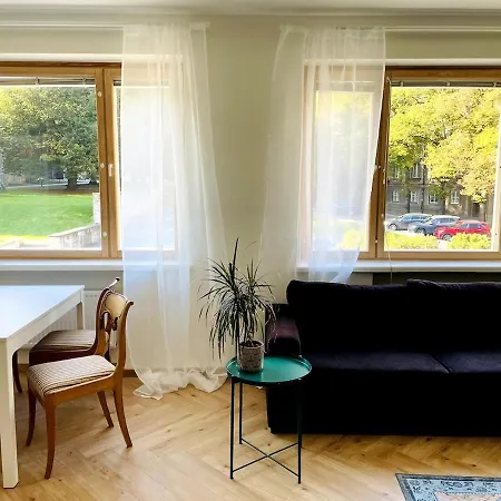 Heart Of The Old Town - Space, Views & Comfort