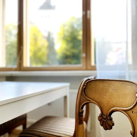 Heart Of The Old Town - Space, Views & Comfort *